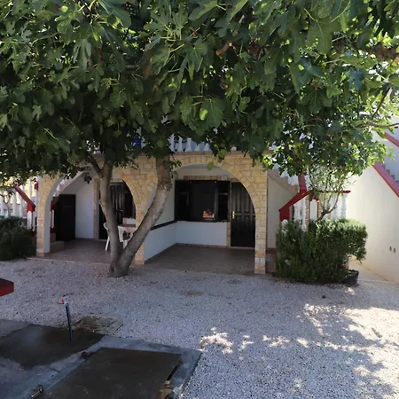 Vera No 2 Apartmán Vir